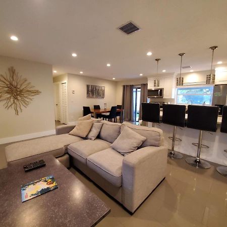 Lakefront Vacation Home - Sleeps 8 데이비 외부 사진