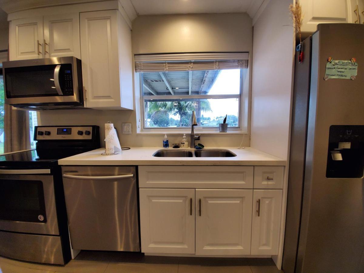Lakefront Vacation Home - Sleeps 8 데이비 외부 사진